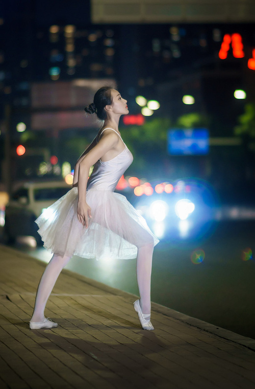 摩洛哥队在巴黎奥运会男足比赛中以6-0战胜埃及，足球摩洛哥对阵巴黎圣日耳曼