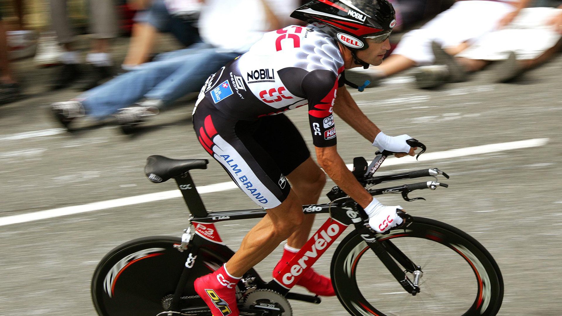 李娜鼓励女儿多尝试不同运动项目,李娜励志